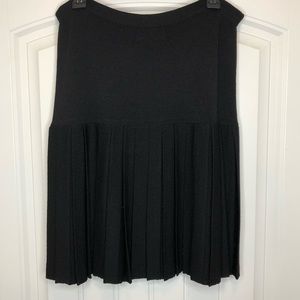ST. JOHN Black Pleated Skirt